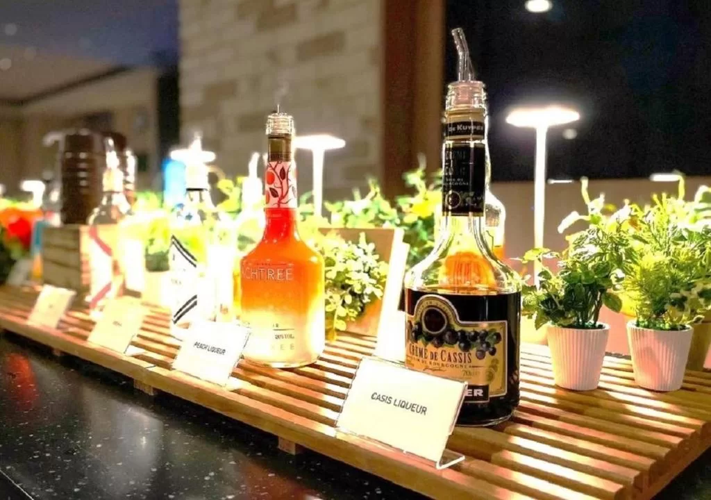 Super Hotel Namba Nipponbashi Osaka offers daily free alcoholic drinks, and non alcoholic drinks